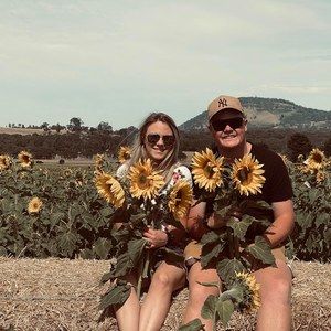 Meet your Posher, Lara